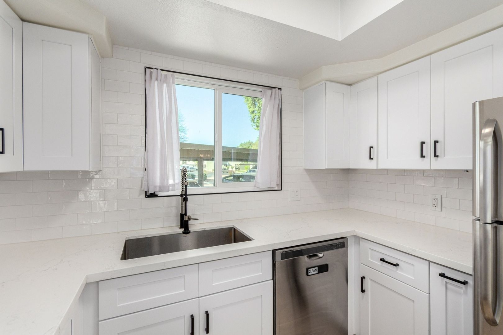 Building Photo - 1825 W Ray Rd