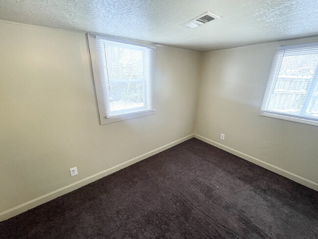 Building Photo - Martindale-Brightwood 4BR House!