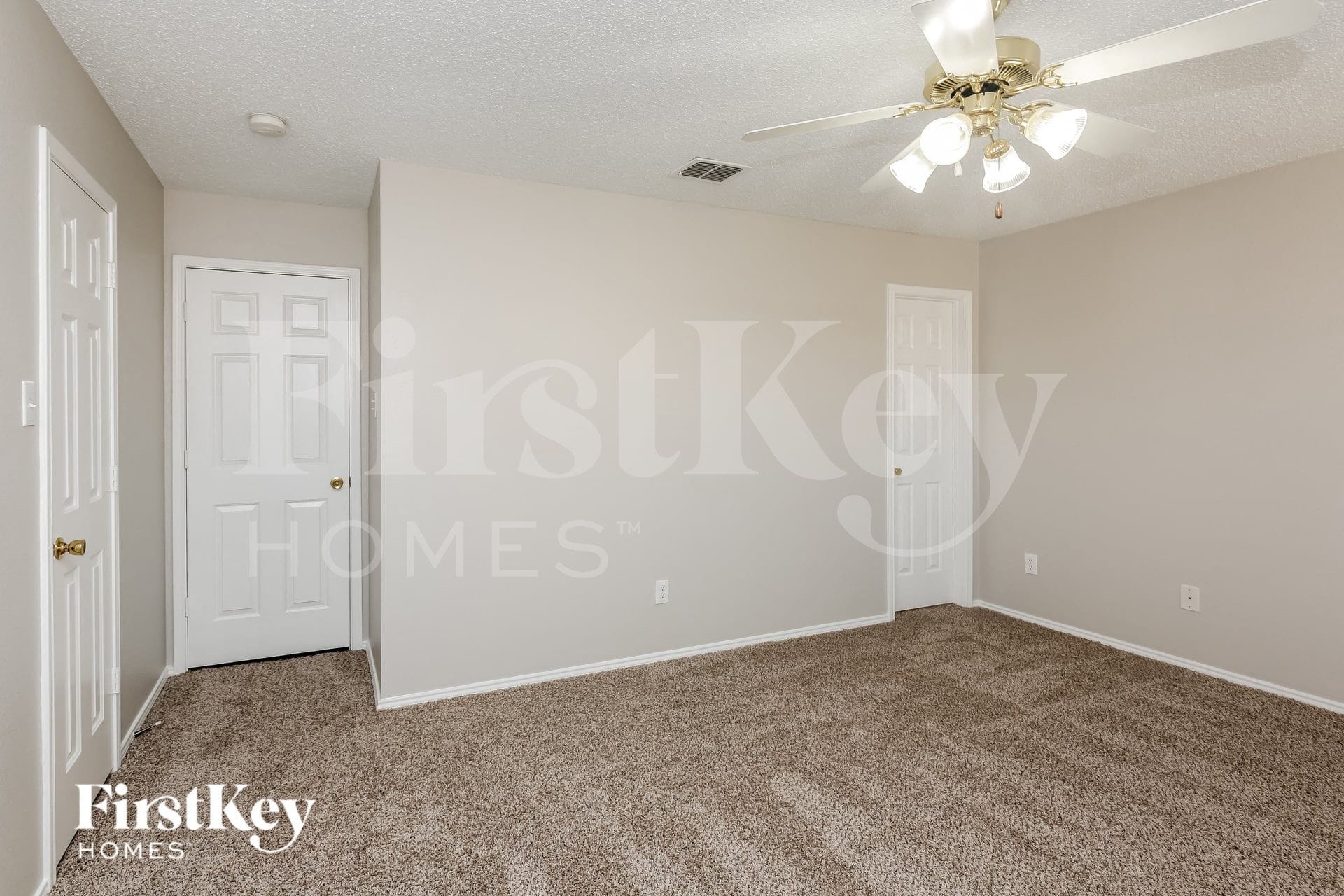 Building Photo - 1941 Lariat Dr