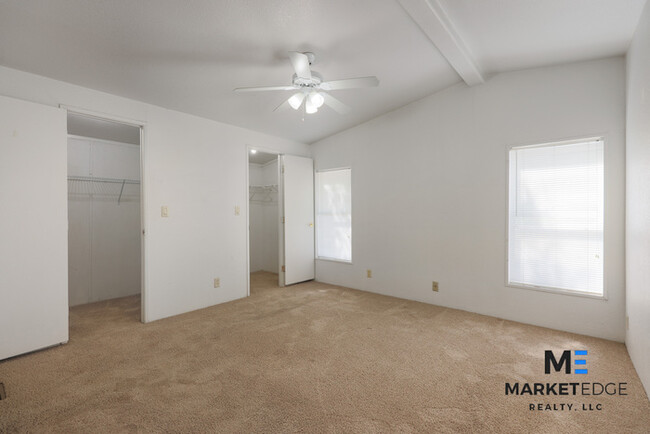 Building Photo - 5Bed/3Bath Home in Buckeye, AZ! Ready for ...