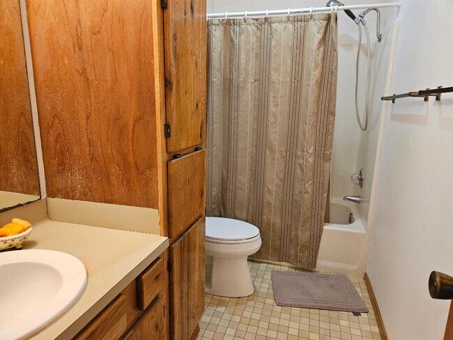 Building Photo - 102 Stubblefield Dr
