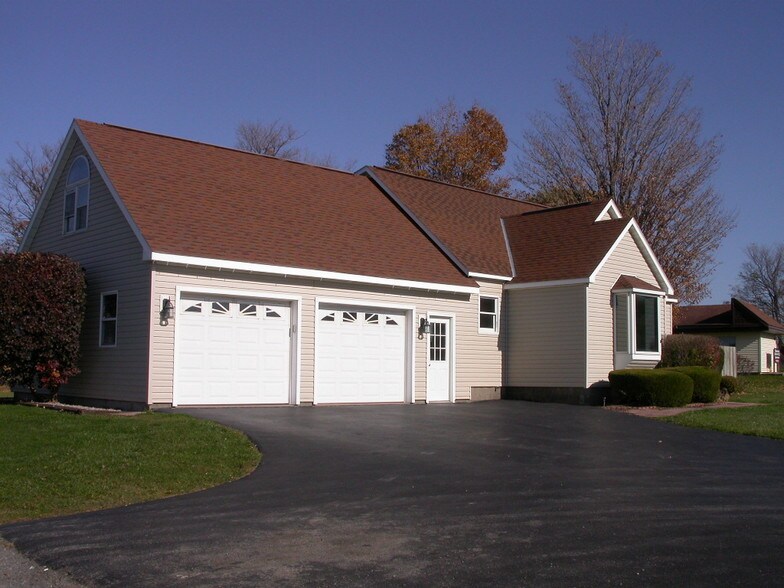 Building Photo - 5645 NY-5