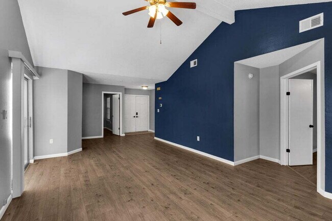 Building Photo - "Charming 3-Bed Home in Fort Walton Beach – Pet Friendly!"