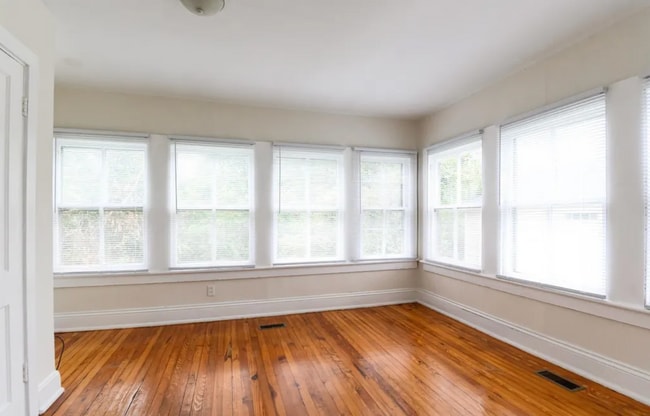 Building Photo - 1104 Tolleys Ln