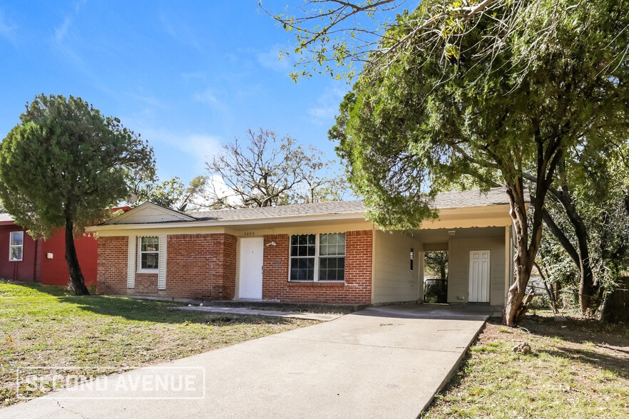 Primary Photo - 2005 Mt Pleasant Dr