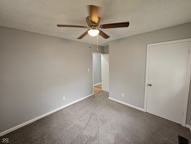 Building Photo - 748 Maple Ln