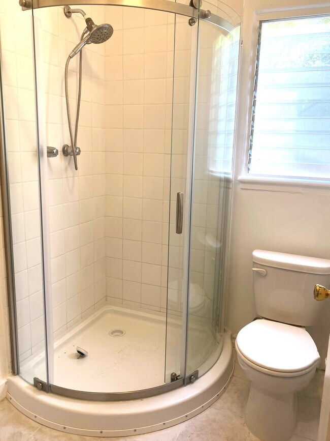 Building Photo - 10625 Kinnard Ave