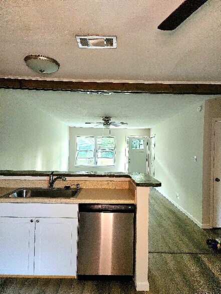 Building Photo - 4020 Southern Cross