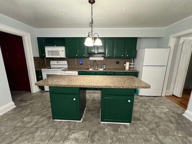 Building Photo - 815 Madison Ave