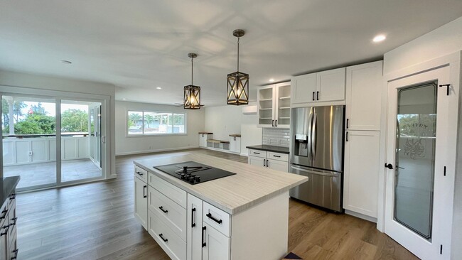 Building Photo - FULLY FURNISHED, STUNNING, BRAND NEW CONST...