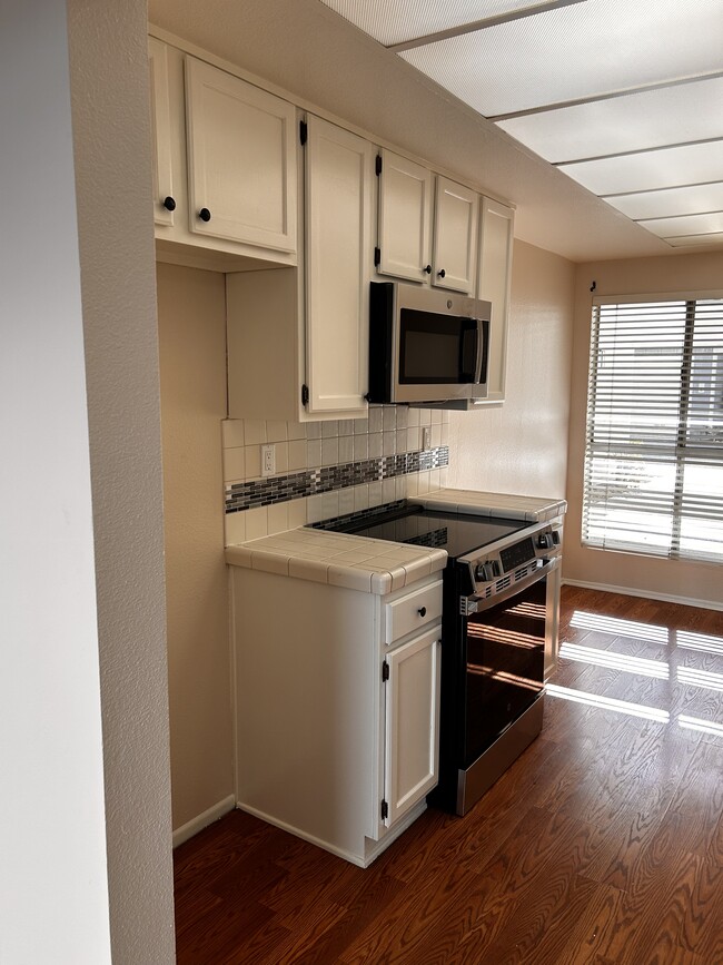 Kitchen - 10056 Melinda Way