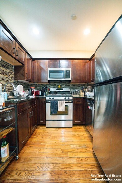 Building Photo - 491 Commonwealth Ave