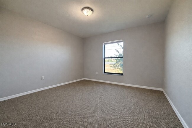 Building Photo - 1222 NE 40th Terrace