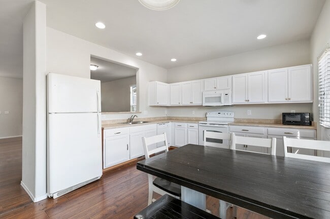 Building Photo - 7306 Countryside Grove