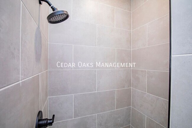 Building Photo - 116 E Mountain St