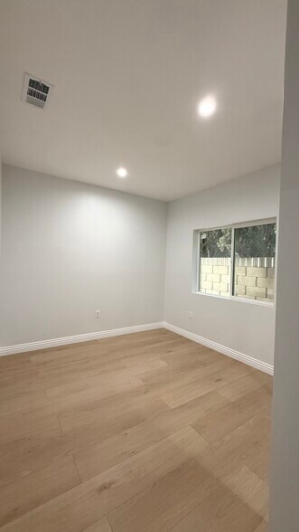 Building Photo - 9455 Luders Ave