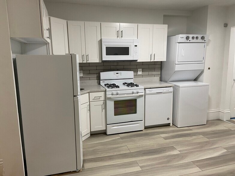 Building Photo - 259 Windsor St