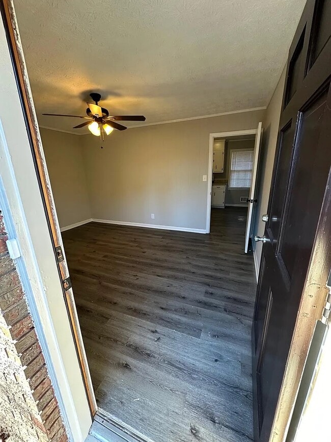 Building Photo - 326 Rooks Rd