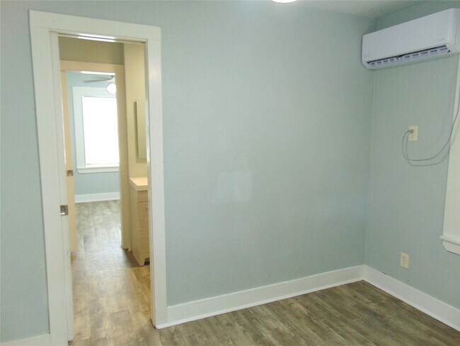 Building Photo - 5113 Avenue O 1/2