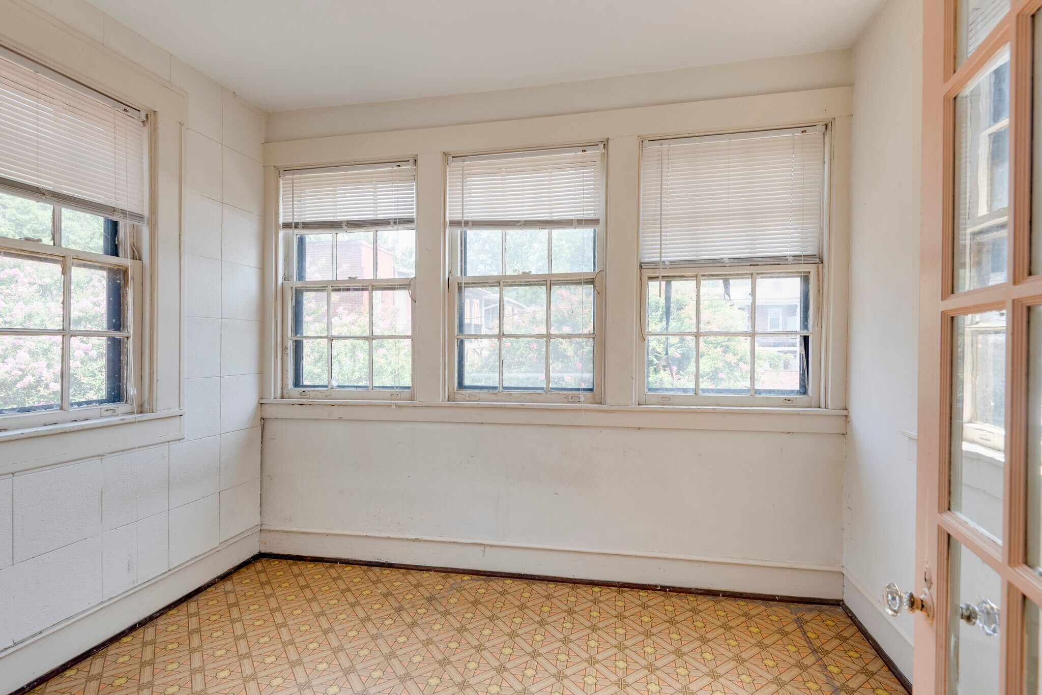 Building Photo - 2622 Idlewood Ave