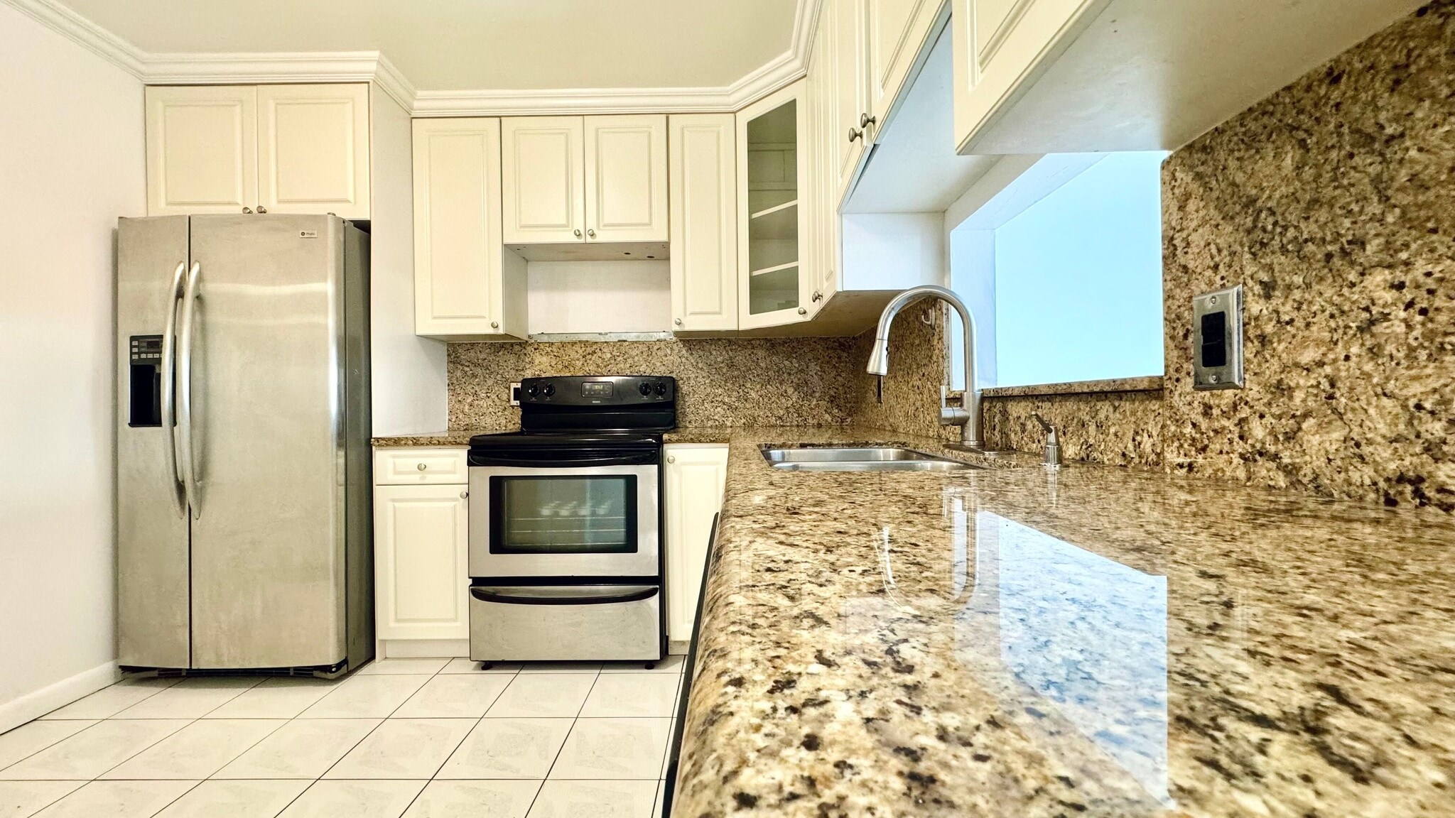 Kitchen - 130 S Shore Dr