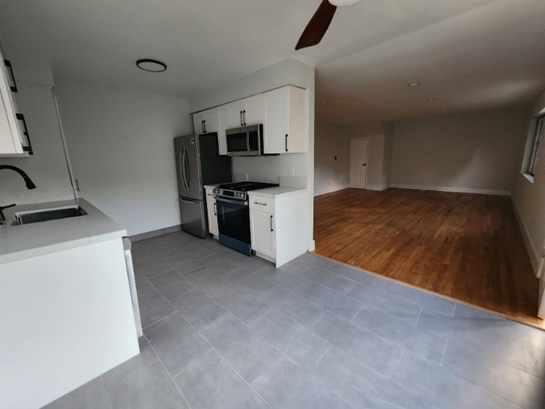 Primary Photo - 1442 Stanford St