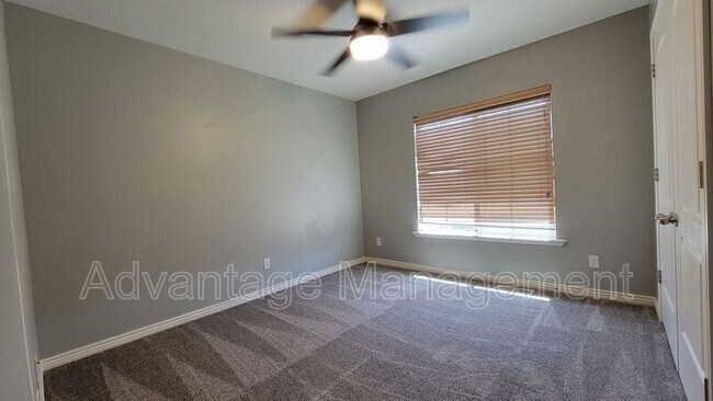 Building Photo - 251 Sunshine Dr