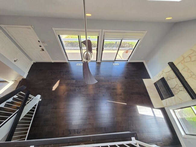Building Photo - Amenities abound! Spacious, 2-bed & 2.5-ba...