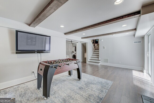 Building Photo - 209 Cedar Dr