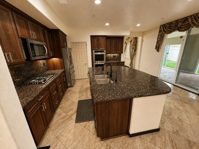 Building Photo - 621 Marbella Ct