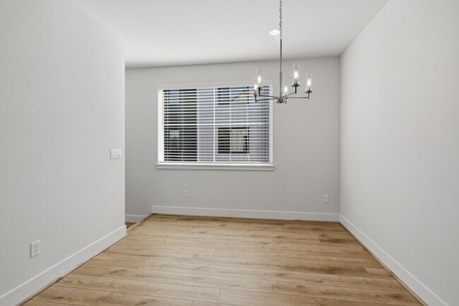 Building Photo - 13364 NE 175th Pl