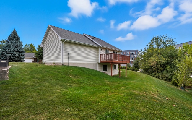 Building Photo - 8 Redtail Ct