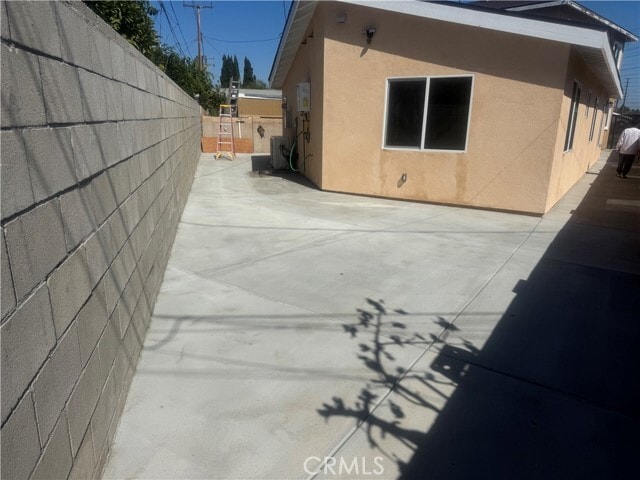 Building Photo - 7661 El Rovia Cir