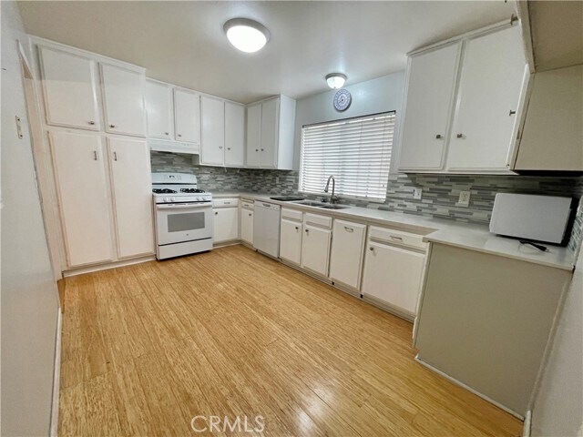 Building Photo - 111 E Sierra Madre Blvd