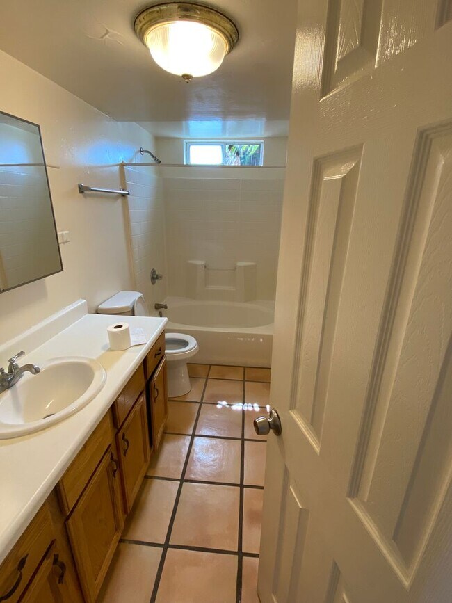 Building Photo - 6599 Del Playa Dr