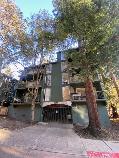 Building Photo - 2700 Le Conte Ave