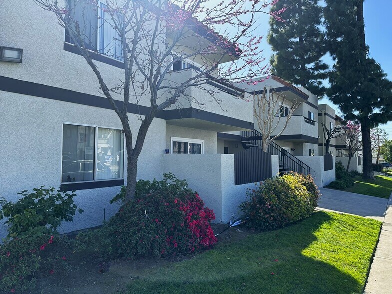 Building Photo - 19550 E Cienega Ave