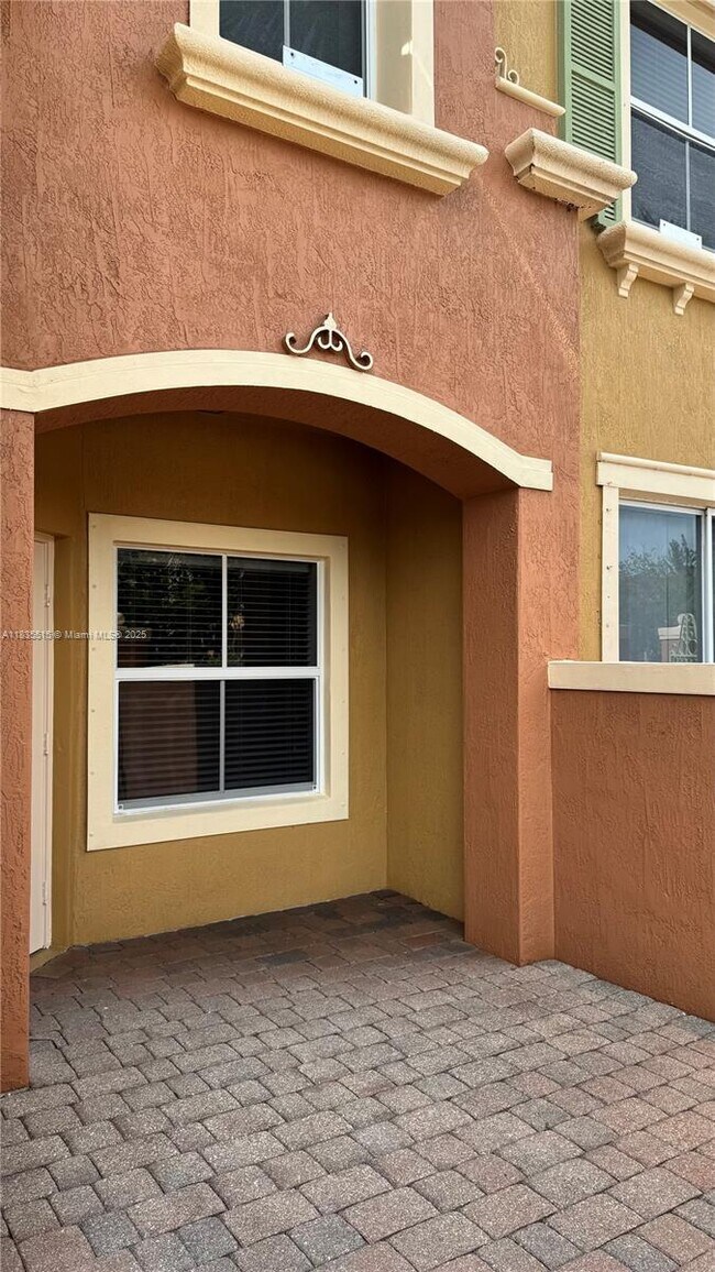 Building Photo - 14367 SW 10th St