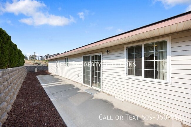 Building Photo - 807 Westshore Dr NE