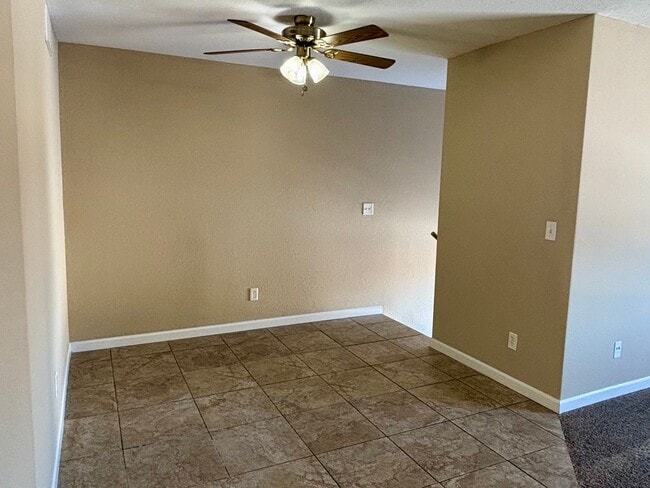 Building Photo - Feel Right at Home – Spacious 4 Bed / 3 Ba...