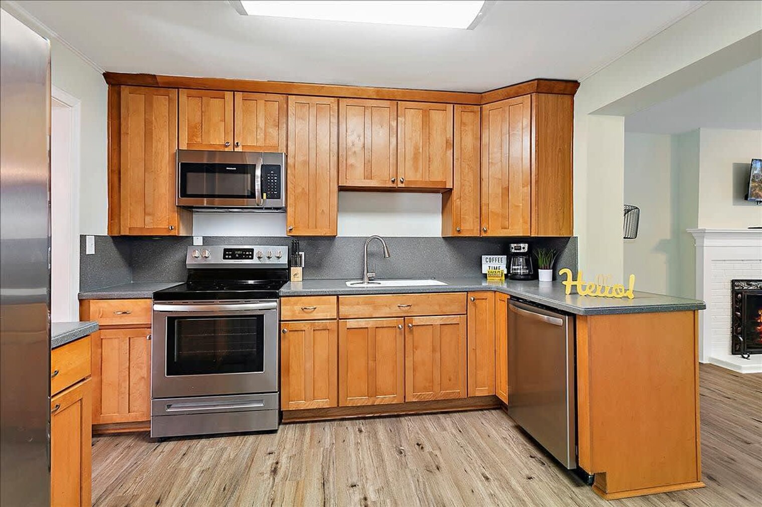 Building Photo - 8633 Emerald Isle Cir S