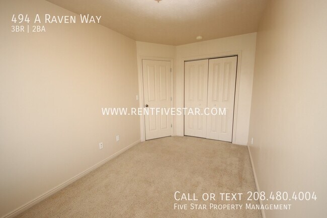 Building Photo - 494 Raven Way