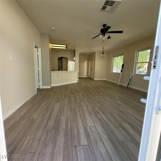 Building Photo - 7828 Sungrove Ct