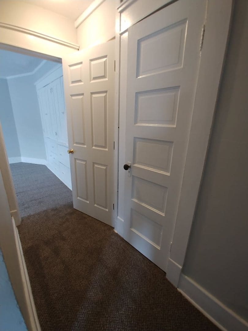 Building Photo - 1018-1024 Brown Street