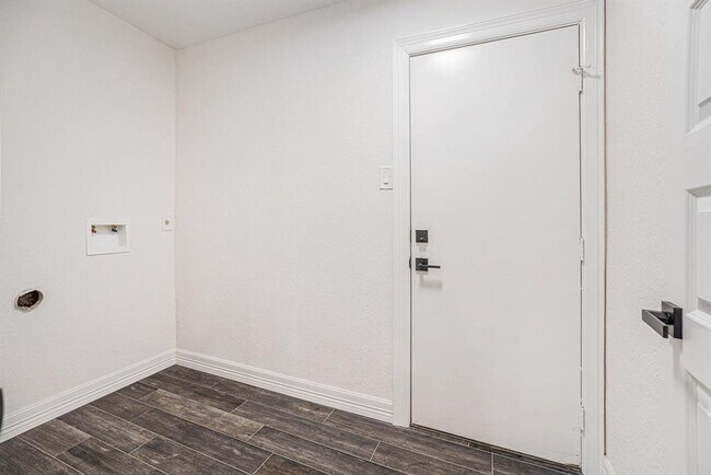 Building Photo - 614 Magnolia Bend St