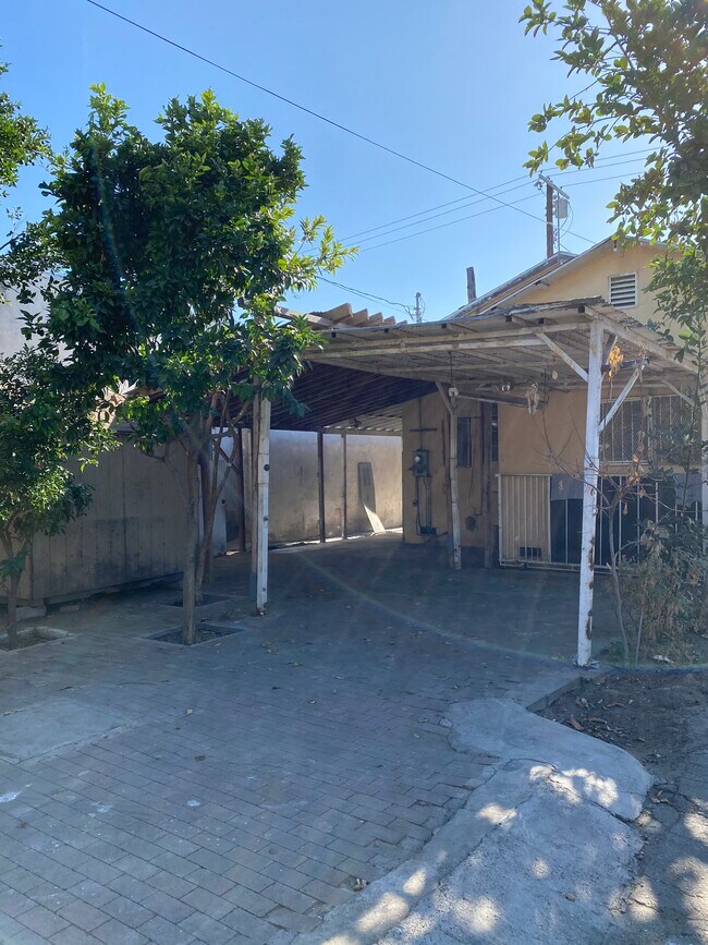 Building Photo - 8710 Avalon Blvd
