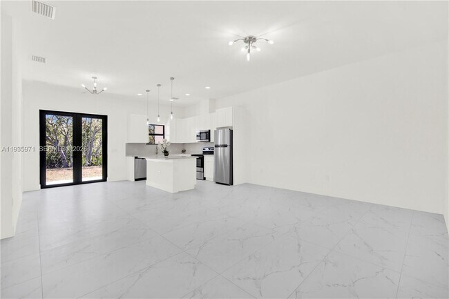 Building Photo - 66 Organ St