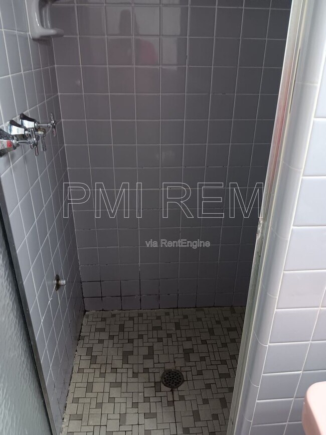 Building Photo - 16025 Van Aken Blvd