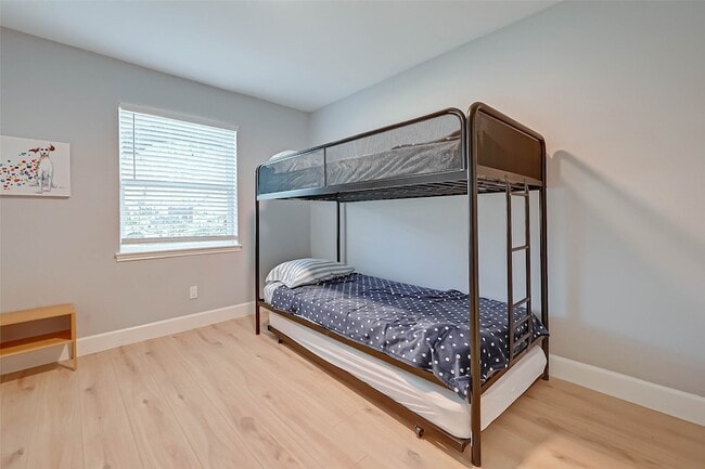 Building Photo - 5522 Caversham Dr