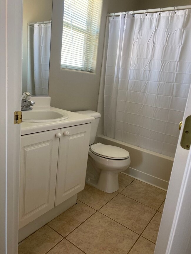 Building Photo - Remarkable totally renovated 2bed 2bath townhome is SW Las Vegas